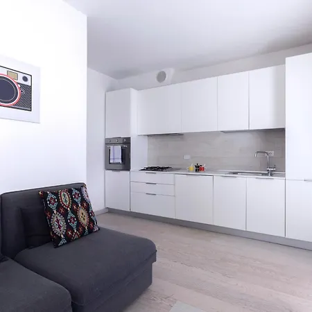 Guesthost - Modern & Quiet Nest Lägenhet
