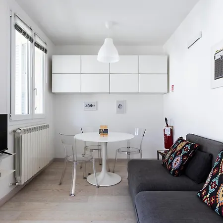 Guesthost - Modern & Quiet Nest Appartamento