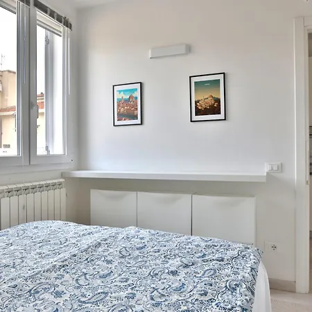 Guesthost - Modern & Quiet Nest Lägenhet