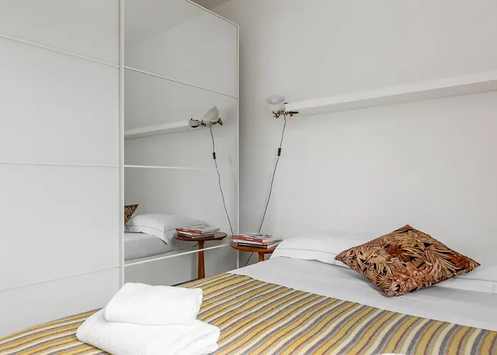 Guesthost - Guesthost - Parco Delle Cascine Modern & Cozy Flat * Florencja