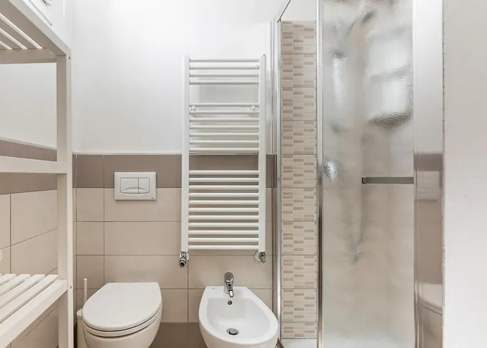 Guesthost - Guesthost - Parco Delle Cascine Modern & Cozy Flat * Florencja